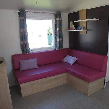Camping Mobile Dans Camping Saint Pierre Des Horts 3*