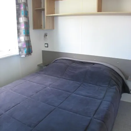 Camping Mobile Dans Camping Saint Pierre Des Horts