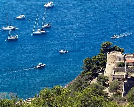 Camping Mobile Dans Camping Saint Pierre Des Horts 3*