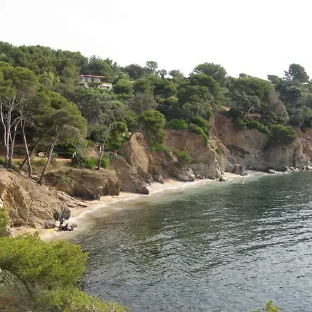 Camping Mobile Dans Camping Saint Pierre Des Horts Hyères